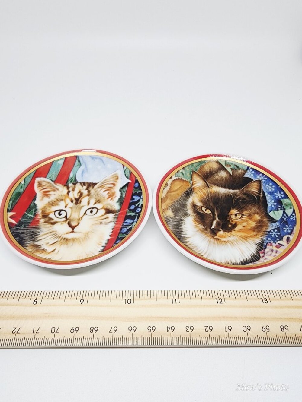 Vintage 1992 - Set of Decorative Collector Plate Features Artwork of a Cat
